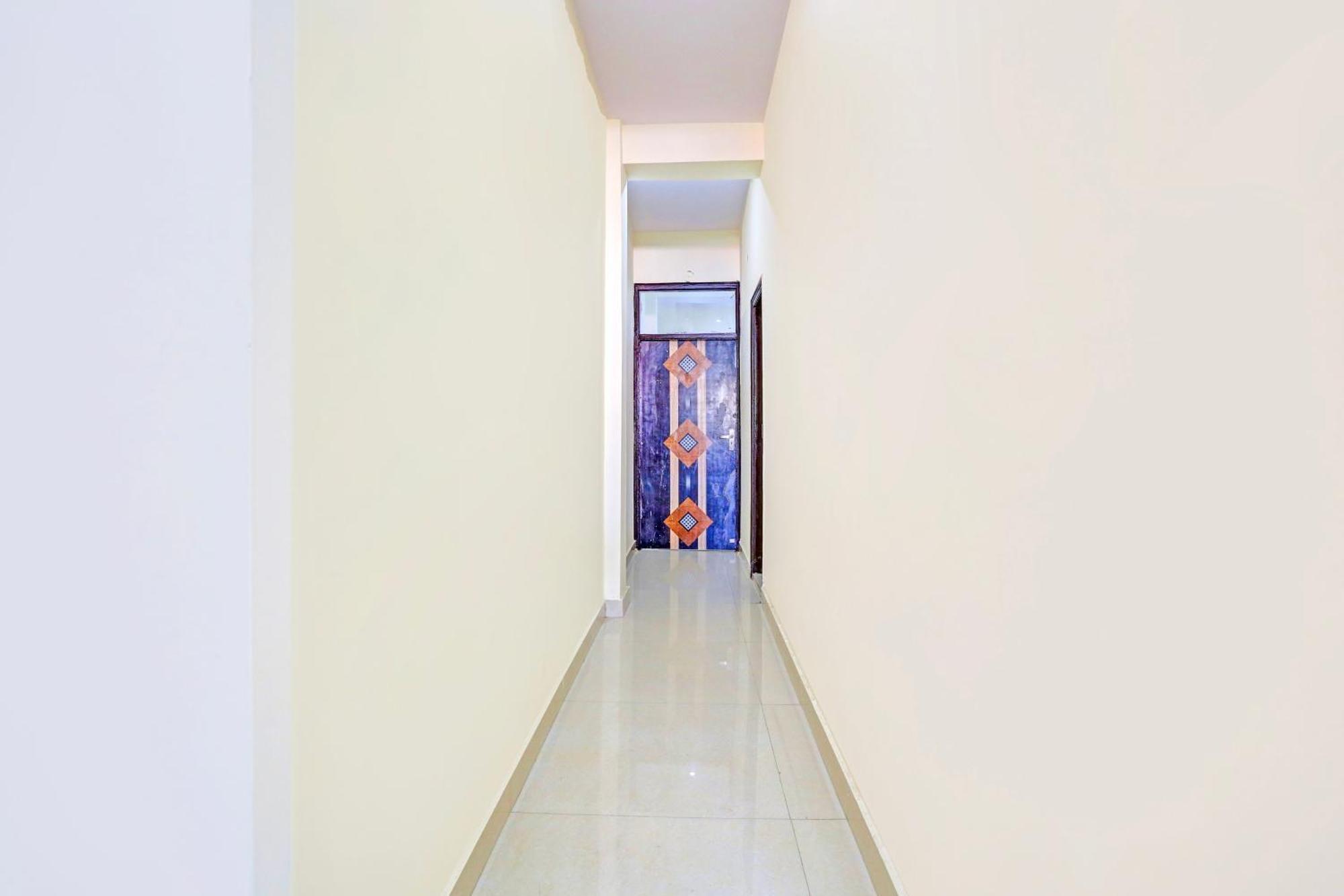 Hotel O Redbull Inn Gurgaon Esterno foto