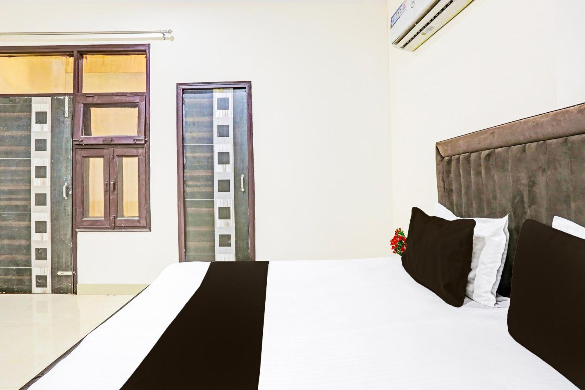 Hotel O Redbull Inn Gurgaon Esterno foto
